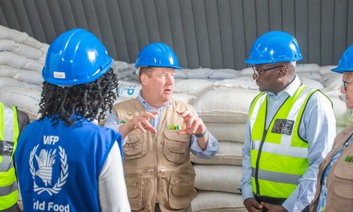 Minister O'Brien with Green Eco Minister Nzovu @WFP Shelters in Zambia.