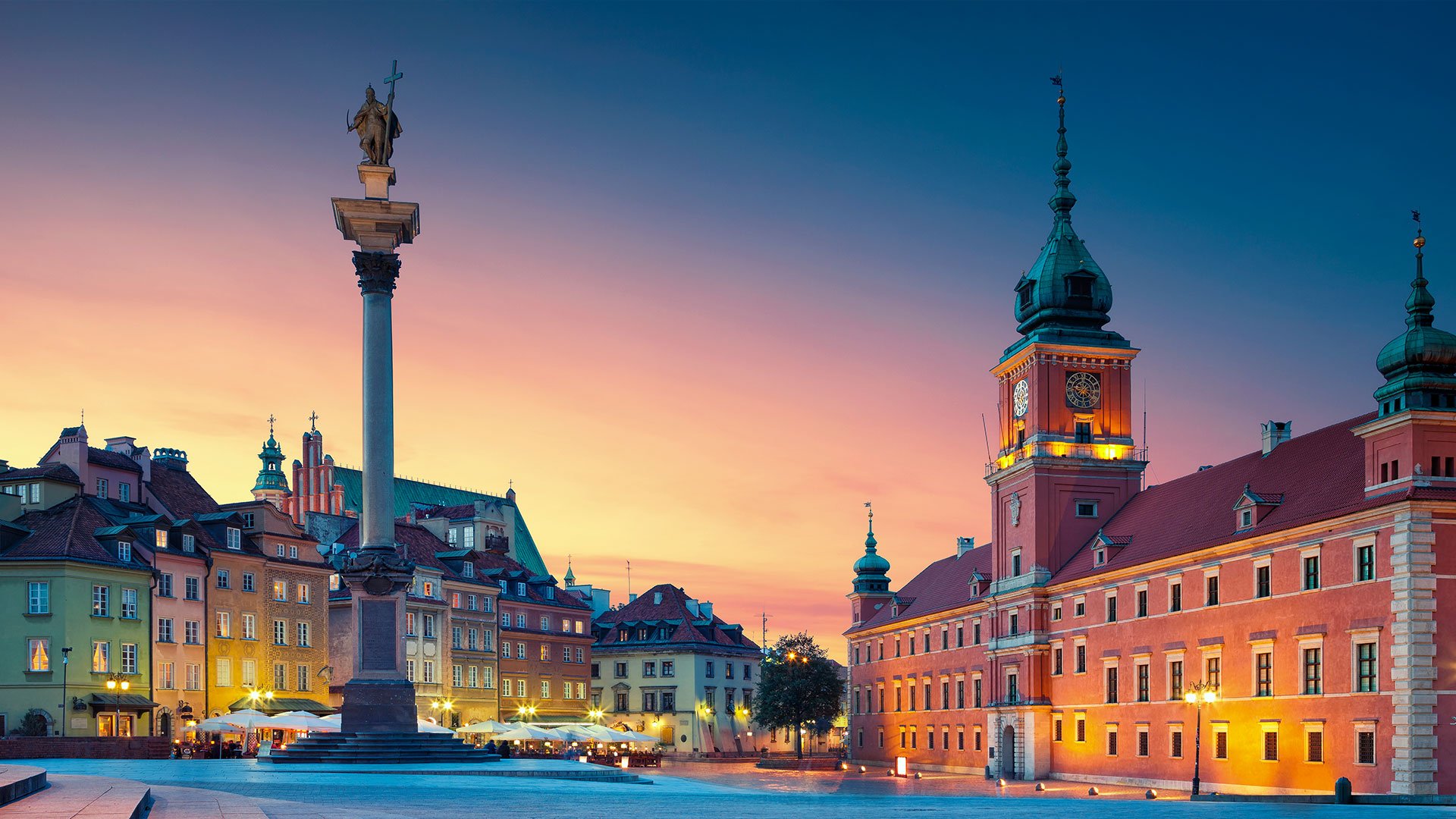 View of Warsaw's historical quarter at sunset.