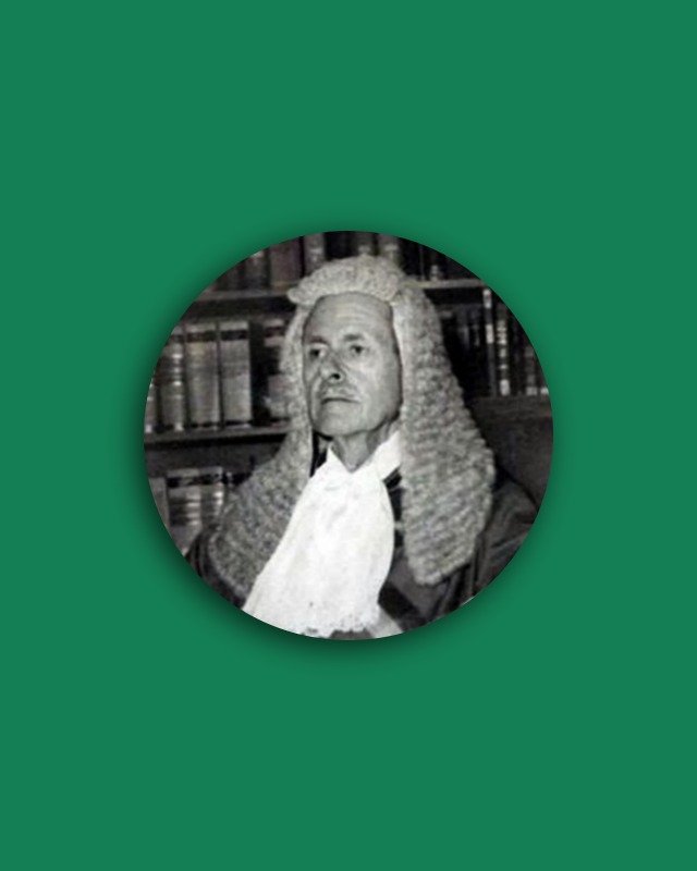 Portrait photo of Justice Skinner wearing a peruke